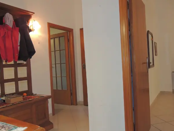 Una vista dell'ingresso living dell'appartamento.