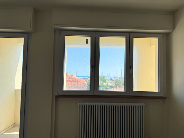 Vista sul mini appartamento recentemente ristrutturato.